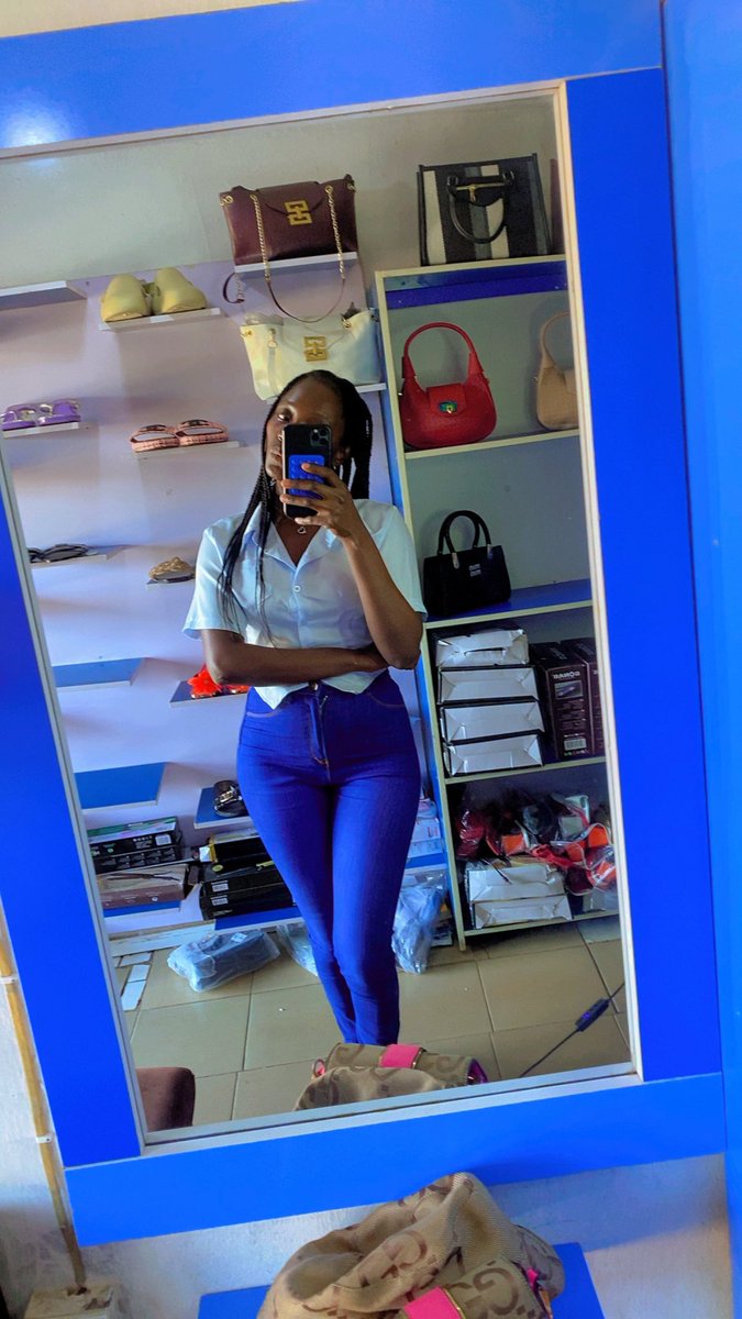 EsthyCollection's tweet image. A beautiful morning to y’all ❤️

Another day to patronize my business 

I sell bags, shoes, kitchen utensils, fashion items and accessories 

Location opposite old juth terminus Jo’s

WhatsApp line 07089479772
Call line 09162993575.