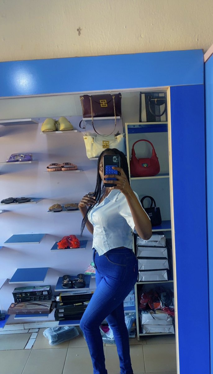 EsthyCollection's tweet image. A beautiful morning to y’all ❤️

Another day to patronize my business 

I sell bags, shoes, kitchen utensils, fashion items and accessories 

Location opposite old juth terminus Jo’s

WhatsApp line 07089479772
Call line 09162993575.