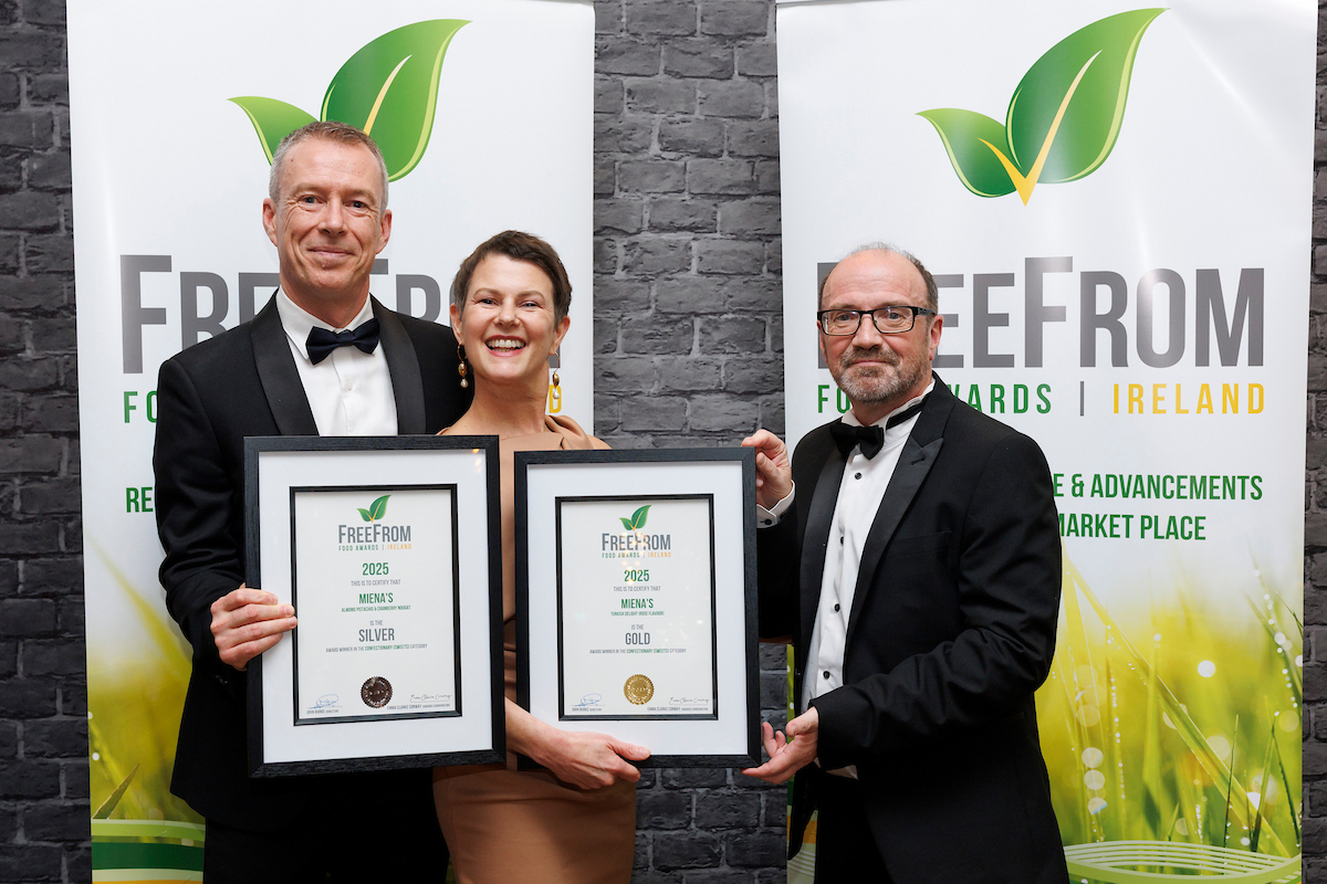 mienasnougat's tweet photo. Some lovely photos from the fab @FFFAIreland Awards Ceremony last weekend! So thrilled to have my wonderful Jeanne with me!
My #TurkishDelight and #SharingBars won Gold and Silver. So so proud and happy!
Thank you all!!! πππππ
#fffai #freefrom #freefromawards https://t.co/08P7Yuemwu