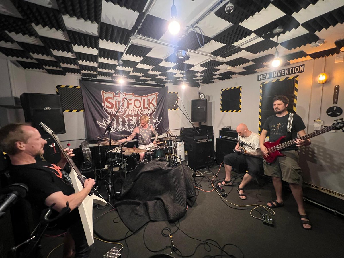Catch our live set with the Suffolk 'n' Metal Crew on Monday 17th November on <a href="/TotalRockOnline/">TotalRock</a> 
#dismanibus
#suffolknmetal
#totalrock