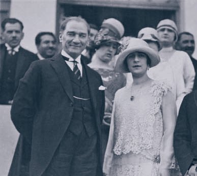 Günaydın, yüzünüzden gülümseme, yüreğinizden umut eksilmesin! 

#Günaydın #Perşembe #Umut
#Sağlık #Şans #Gelecek🧿🍀