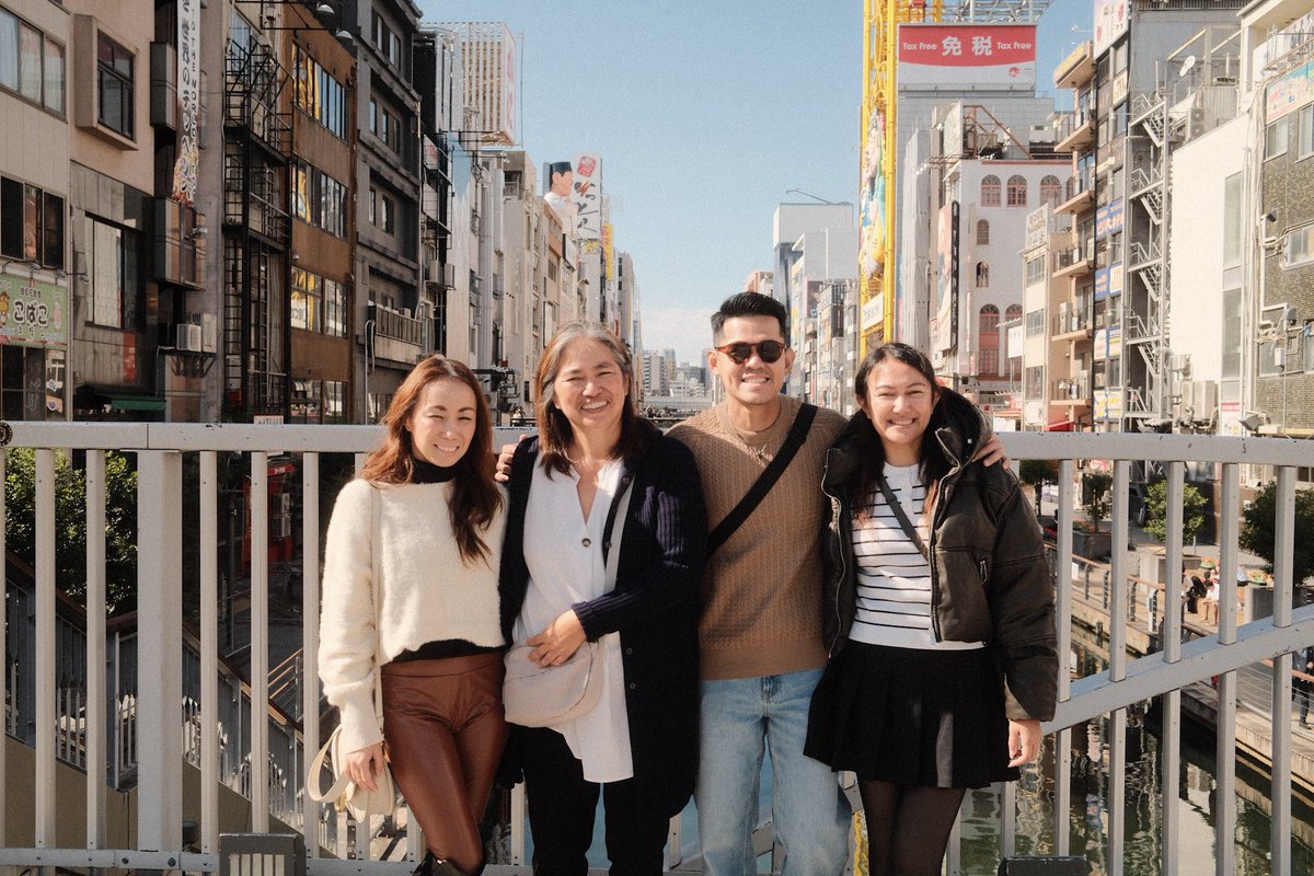 marilesgp's tweet photo. Osaka, Japan with my babies. https://t.co/fxRMe7iivu