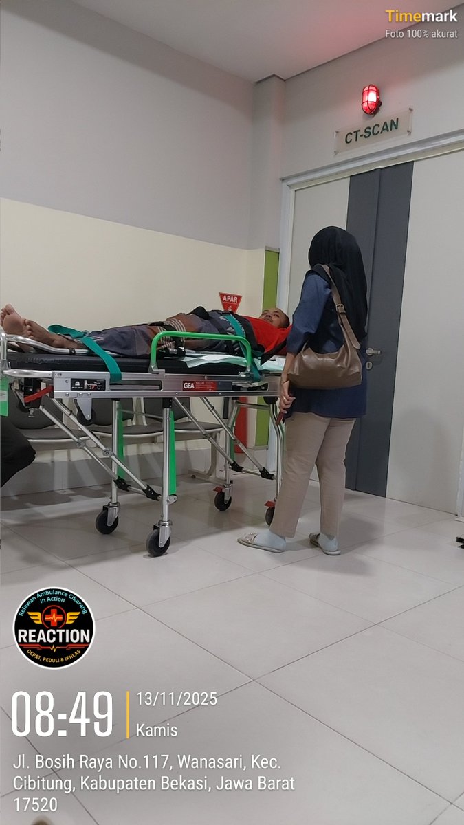 lukman_katili's tweet photo. Tadi pagi kami antar seseorang berjuang untuk hidupβ¦
siangnya, kami menjemput yang telah berpulang dengan tenang.
Dua kisah dalam satu hari, tentang harapan dan perpisahan.
Dan kami hanya berusaha hadirβ¦ sekuat hati, setulus mungkin. ππ
#crewreaction https://t.co/lw1Erdm6JP