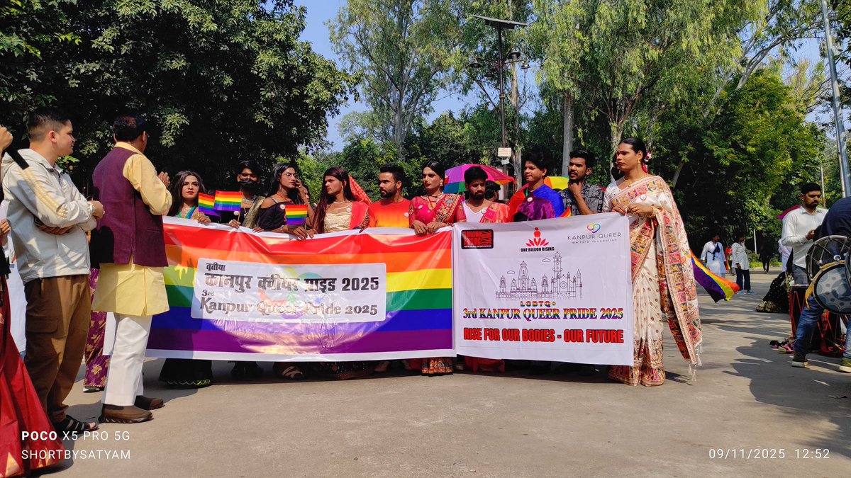 SatrangiSalamSS's tweet image. कानपुर की गलियों में 9 नवम्बर को रंग,संगीत और गर्व की गूंज थी🌈
कानपुर क्वियर प्राइड की इस शानदार परेड में प्रयाग क्वियर प्राइड ने भी पूरी ऊर्जा के साथ हिस्सा लिया💃🎶
एकता, प्रेम और स्वीकार्यता का यही तो असली जश्न है!🏳️‍🌈
#PrideVibes #KanpurQueerPride #PrayagrajPride #Pride2025