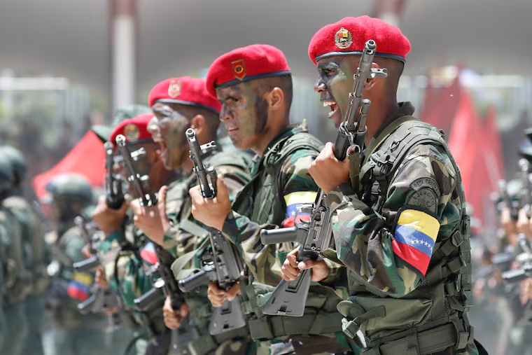 jacksonhinklle's tweet image. 🚨🇻🇪 BREAKING: Venezuela is preparing a guerrilla-style defense if the U.S. attacks, saying that a conventional war is off the table.