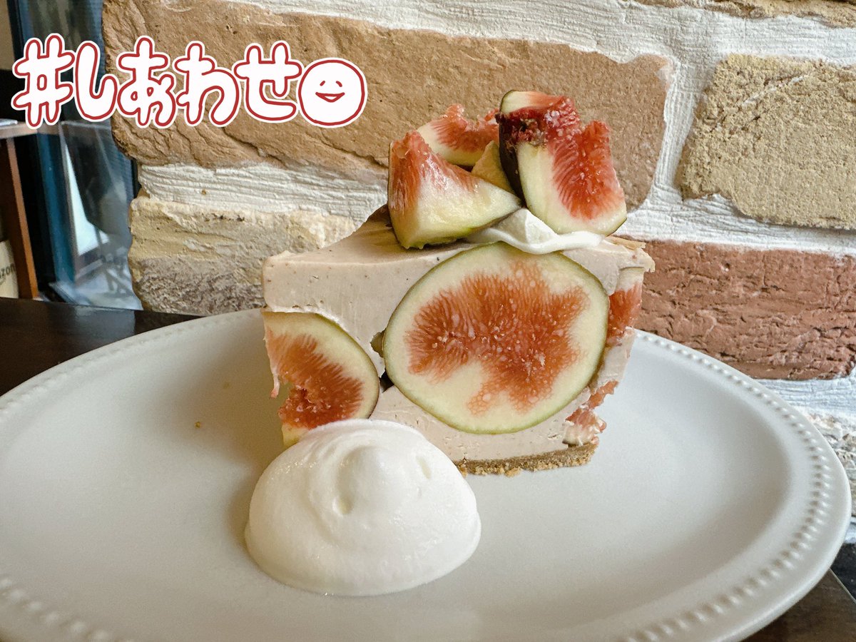 aipyokorin's tweet image. イタリアンからのカフェ2軒はしごしてきました🧸🤍🍰🍕🍝🧀
お腹ぱんぱんすぎて夜ご飯豆腐しか食べれなかったけど1日のカロリーは確実に大幅オーバーLoveイズオーバー🥹💕
ミルク珈琲欧陽菲菲🥹🥹🥹イェイ🙌