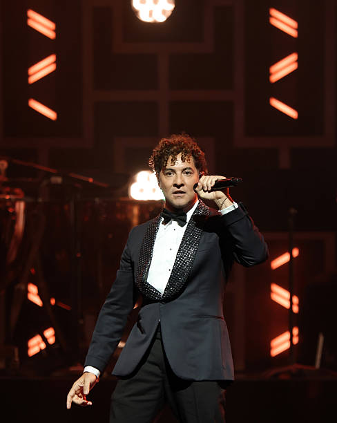 bisbalpress's tweet image. David Bisbal actuando en la Gala Homenaje a Raphael (FOTOS getty) con Elena Rose
gettyimages.es/search/2/image…