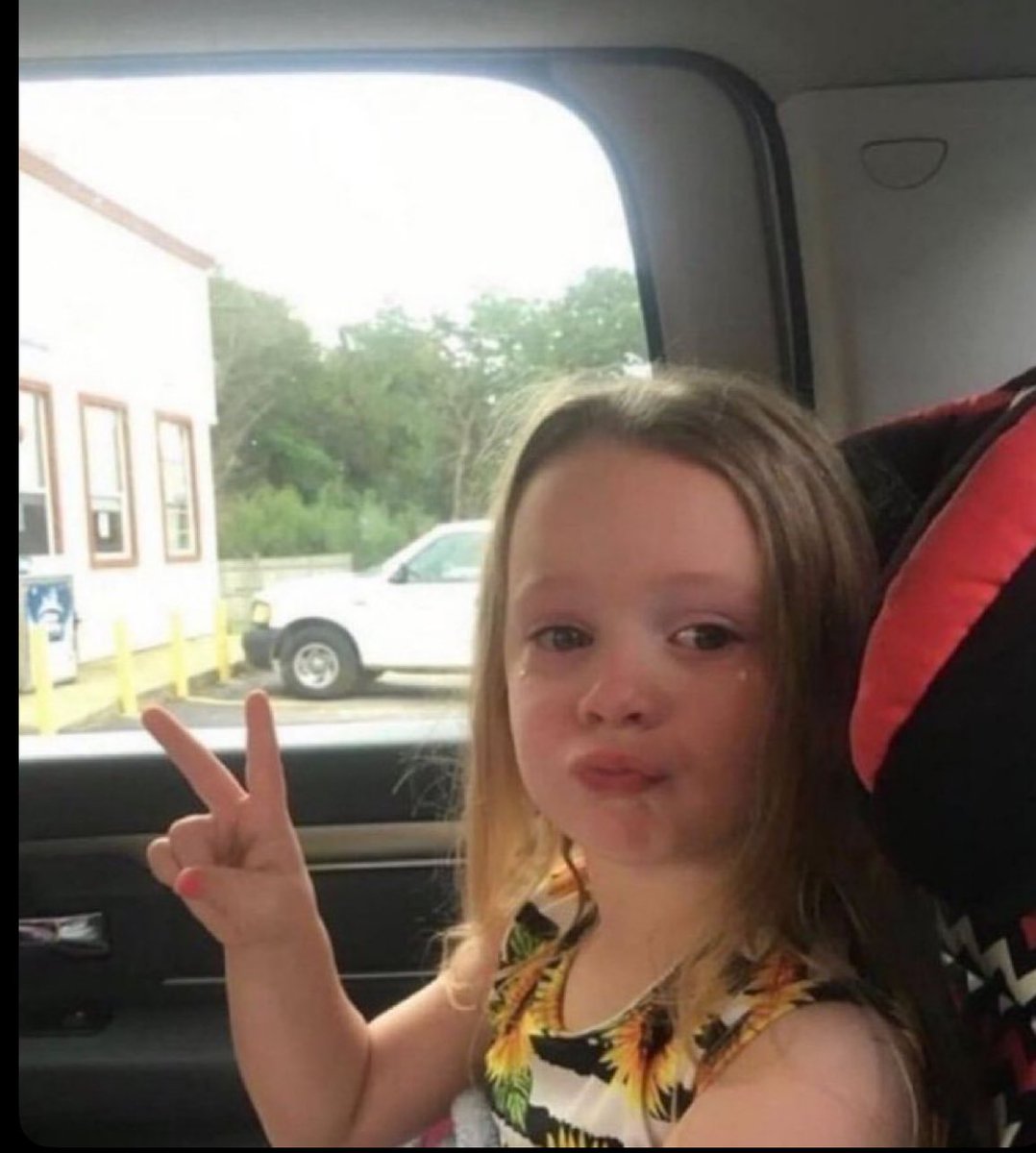 llegué de bajón a mi casa y como no tenía nada para bardear me comí 8 cucharadas de mantequilla de maní y una bolsa de quinoa inflada sin azúcar.