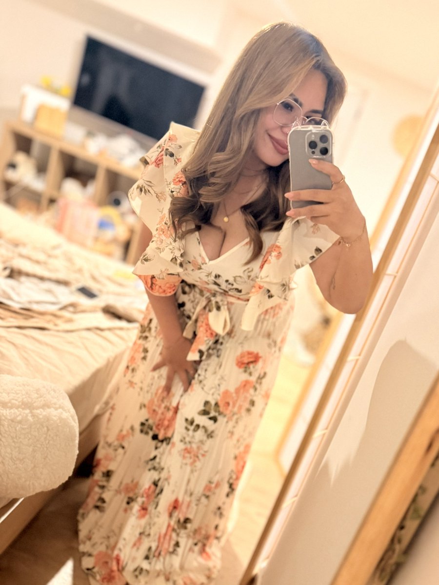 trying on this cute dress 👗💕