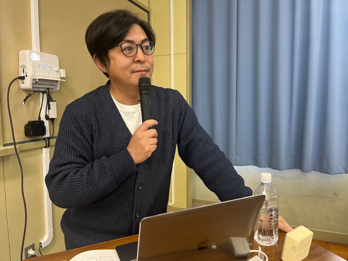 私みたいな何も成し遂げてない芸人が、偉そうに富岳館高校の生徒にプレゼン講座をしてきました。
せっかく頂いた依頼だったので、しっかり自分の思いを伝えてきました！
ありがとうございました😊