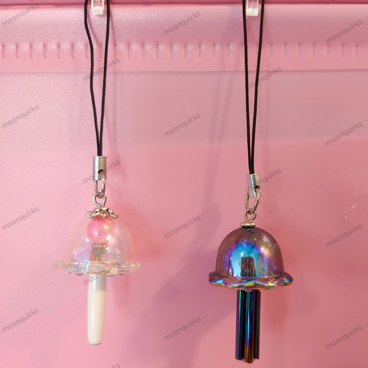 mintchocrenjun's tweet image. v1 or v3? 

why not both?

score these caratbong-inspired beaded charms on Saturday, November 15, 2025, at Fall for Eight, a The8 cupsleeve event ✨🍂

now, you can always take your caratbong on the go, anytime, anywhere!