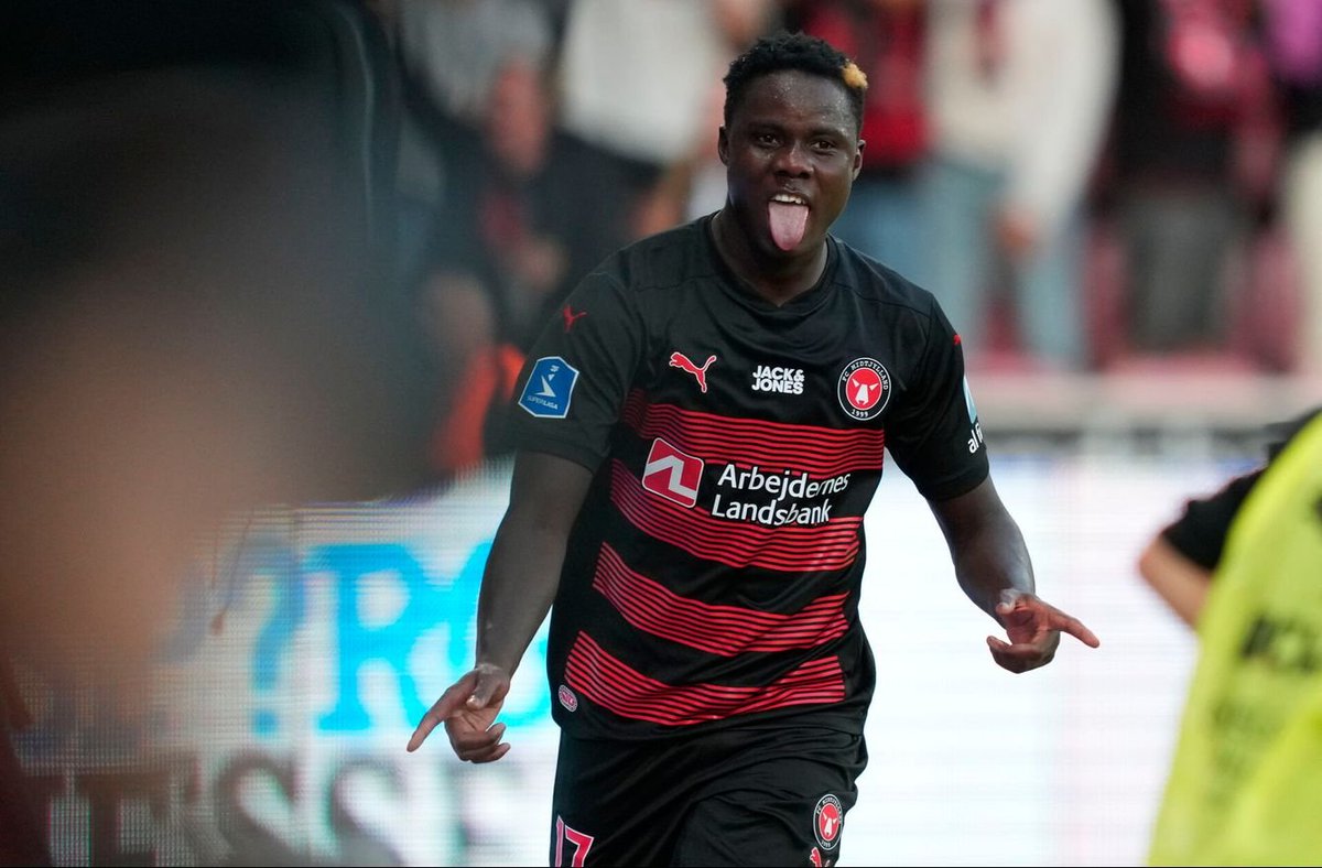 WestHamViews_'s tweet image. Nuno Espirito Santo wants to sign a forward and a centre-back in the January transfer window, with West Ham&apos;s hierarchy set to back their manager.

Franculino Dju of FC Midtjylland and Alexsandro of Lille both have interest from the Hammers.

[@RyanTaylorSport] #WHUFC #COYI