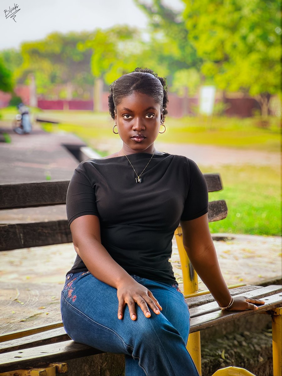 Through my lens, she became poetry made of light and grace✨️📸