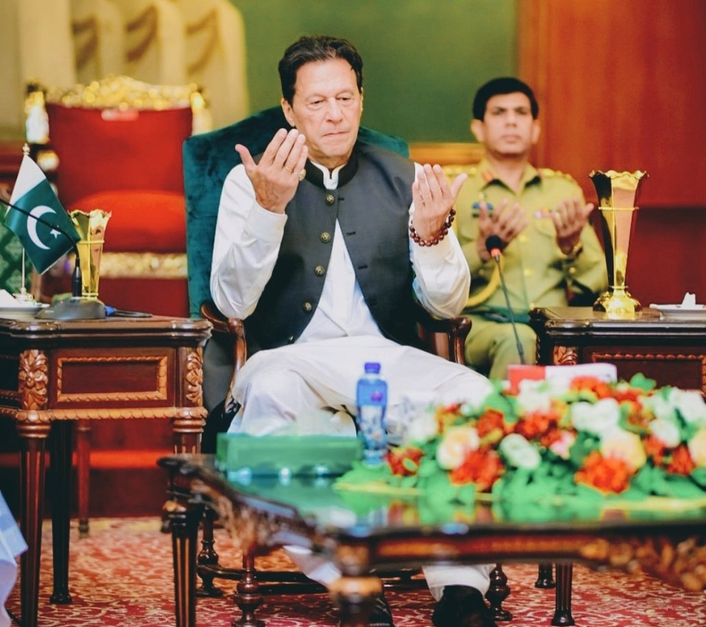 اجتماعی دعا
یا اللہ پاک مرشد عمران خان کو جلد جیل سے رہائی عطاء فرما،
 آمین