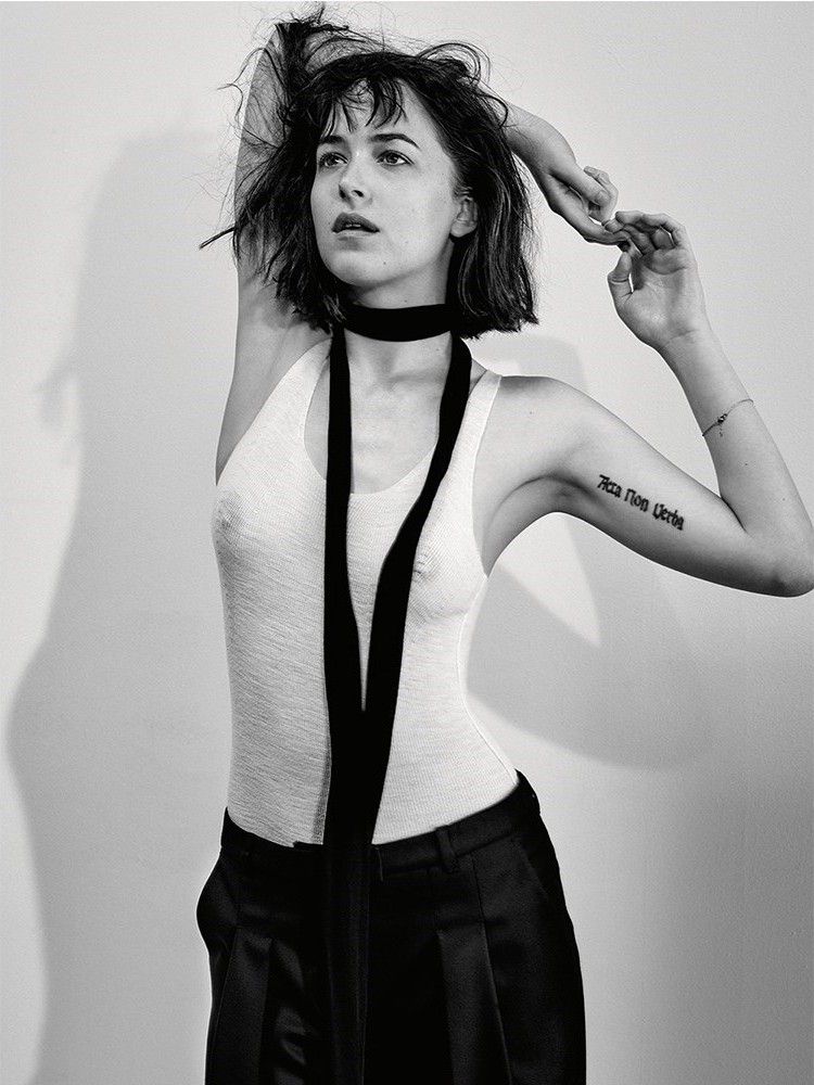 dakota johnson… OH MY GOD?!?