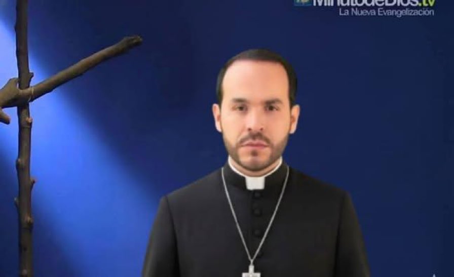 azukittamami's tweet image. Antes de campaña : 
Soy ateo 

En campaña :
Dios mío, en tus manos colocamos este día que ya pasó y la noche que llega"