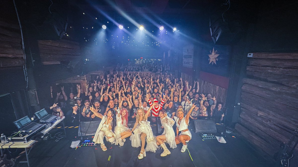 🇺🇸Austin!!! It truly lived up to its name as “The live music capital of the world”!! Thank you Come and Take It Live <a href="/catilive/">Come And Take It Live</a> !!

Next is San Luis Obispo, CA!

🎟️lovebites.jp/shows/#live72

🎪Nov 14 - San Luis Obispo, CA - Fremont Theater
🎪Nov 15 - Los Angeles, CA - The Vermont