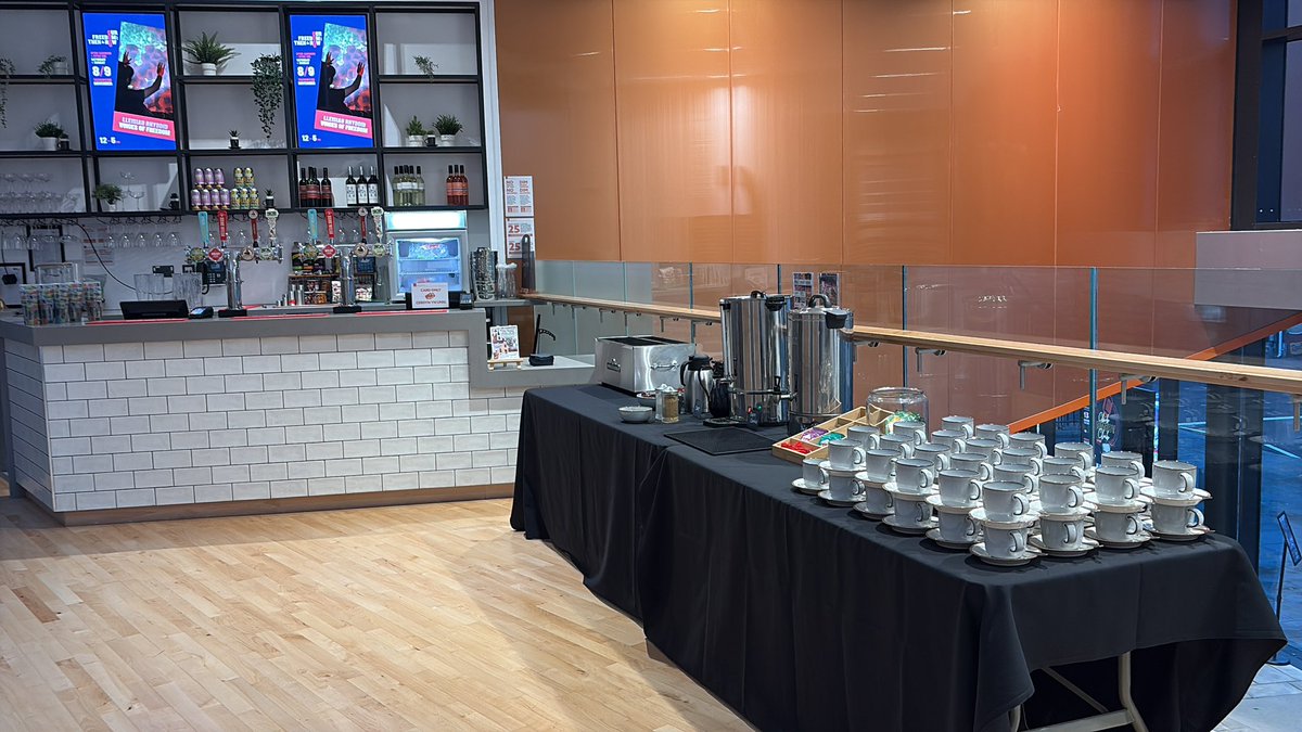 Fforwmbusnes's tweet image. Bore da, Maesteg! 

Rydyn ni yma yn @MaestegTH ar gyfer ein digwyddiad Rhwydweithio Creadigol y bore ‘ma.

Edrychwn ymlaen at weld pob un ohonoch!

#BridgendBusinessForum 
#CreativeNetworking #NetworkingEvent