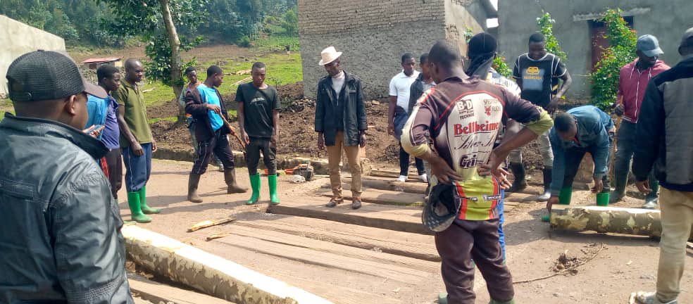 #UMUYOBOZIMUISIBO, kuri uyu wa Kane, #ABADAHIGWA babyukitr mu Mugabda mu Isibo, ibikorwa byibanzweho ni UGUTERA IBITI bivangwa n’Imyaka, ISUKU rusange, kubakira abatishoboye, Gutunganya Ikiraro mu Kagari ka NDORANYI,

“Imihigo irakomeje” <a href="/RwandaLocalGov/">Ministry of Local Government | Rwanda</a> <a href="/RubavuDistrict/">Rubavu District</a>