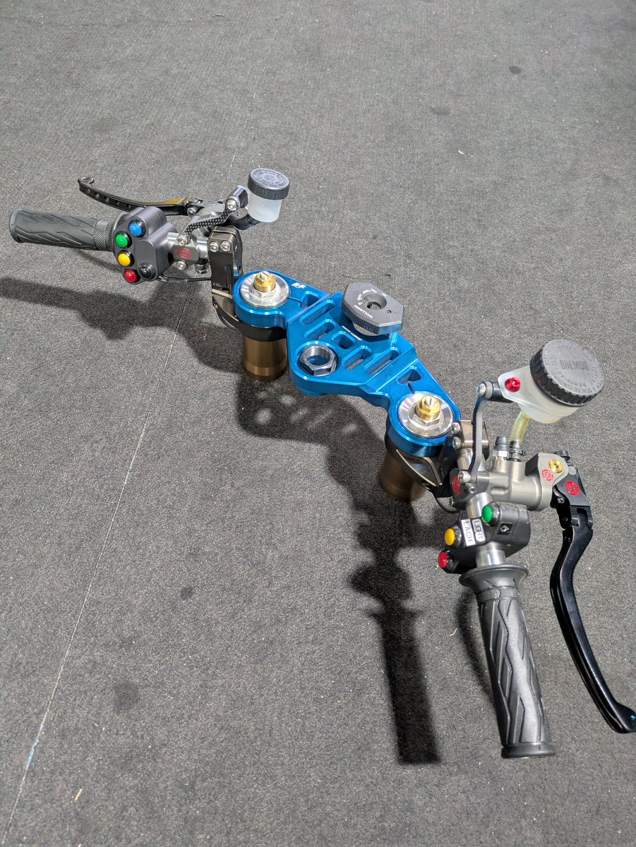 ハンドル周りの展示サンプル作ってて気がついたら、総額50万以上の物に