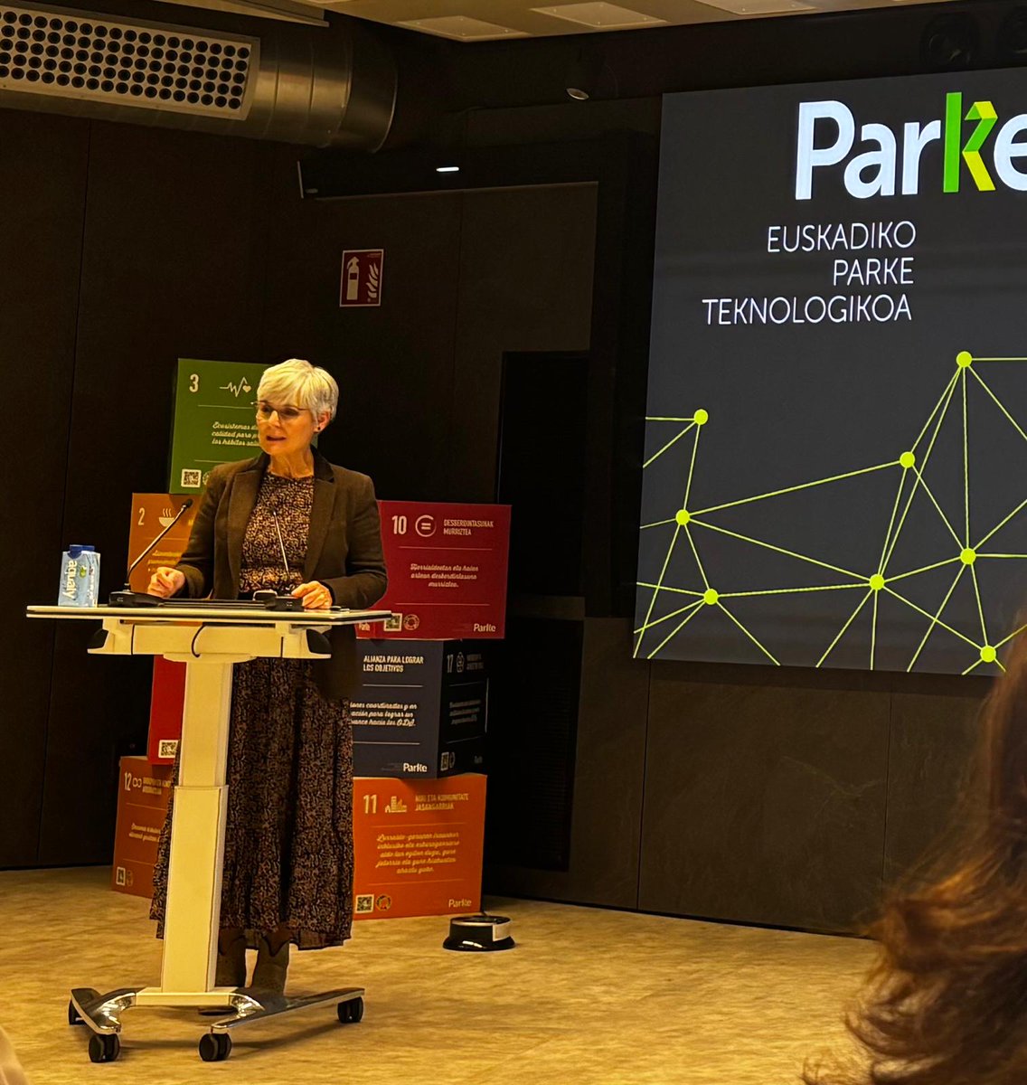 Generaciones distintas, un mismo propósito: liderar, inspirar y transformar 💪
Desde AMPEA, como parte de EnpresariAK junto a <a href="/AedAsociacion/">AED Asociación</a>  y <a href="/ASPEGI/">ASPEGI</a>, seguimos impulsando un liderazgo femenino transformador, inclusivo y con valores 🌱
#LiderazgoFemenino #AMPEA #Euskadi