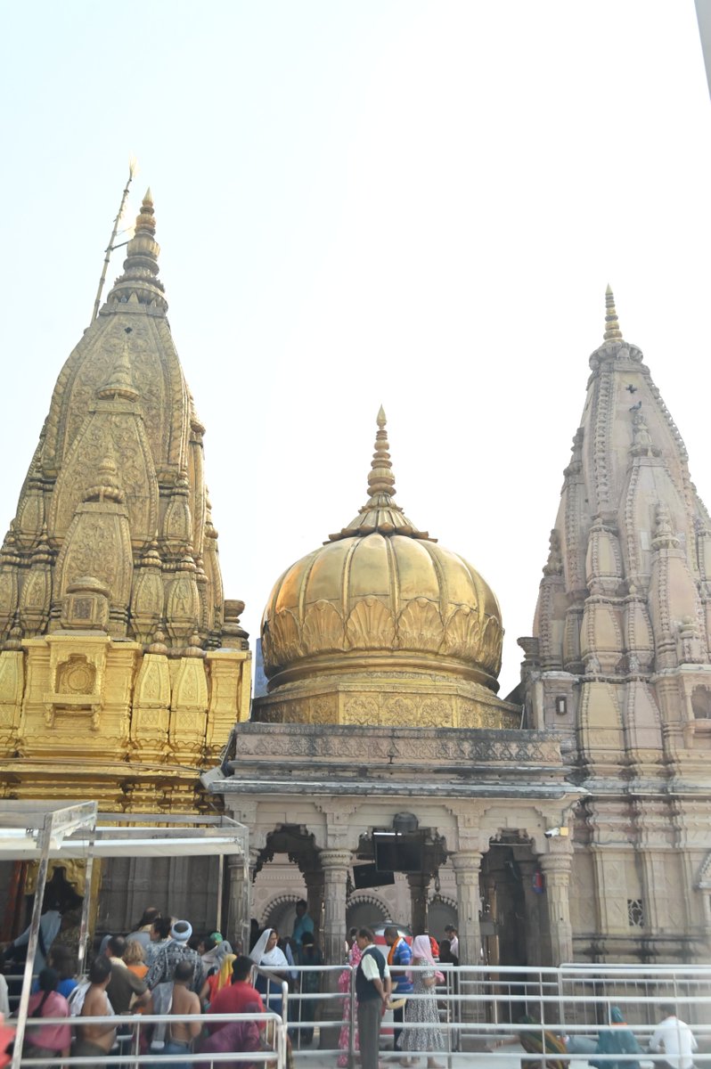 ShriVishwanath's tweet image. ।।श्री काशीविश्वनाथो विजयतेतराम।।

#banaras #kashivishwanath #harharmahadevॐ #shivbhakt