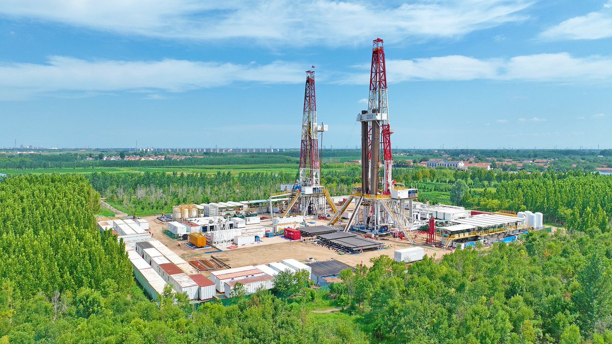 Frontlinestory's tweet image. #FrontlineFocus: China&apos;s cleaner &amp;amp; more efficient use of fossil energy

As #China accelerates its #renewable expansion, it&apos;s also making #fossilfuels cleaner and more efficient, cutting #carbon emissions while safeguarding energy security.

⚡ Key Progress
🔹#Fossil fuel share…