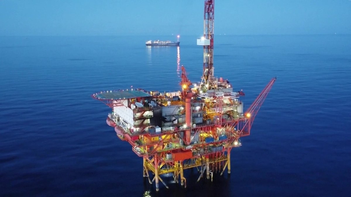 Frontlinestory's tweet image. #FrontlineFocus: China&apos;s cleaner &amp;amp; more efficient use of fossil energy

As #China accelerates its #renewable expansion, it&apos;s also making #fossilfuels cleaner and more efficient, cutting #carbon emissions while safeguarding energy security.

⚡ Key Progress
🔹#Fossil fuel share…