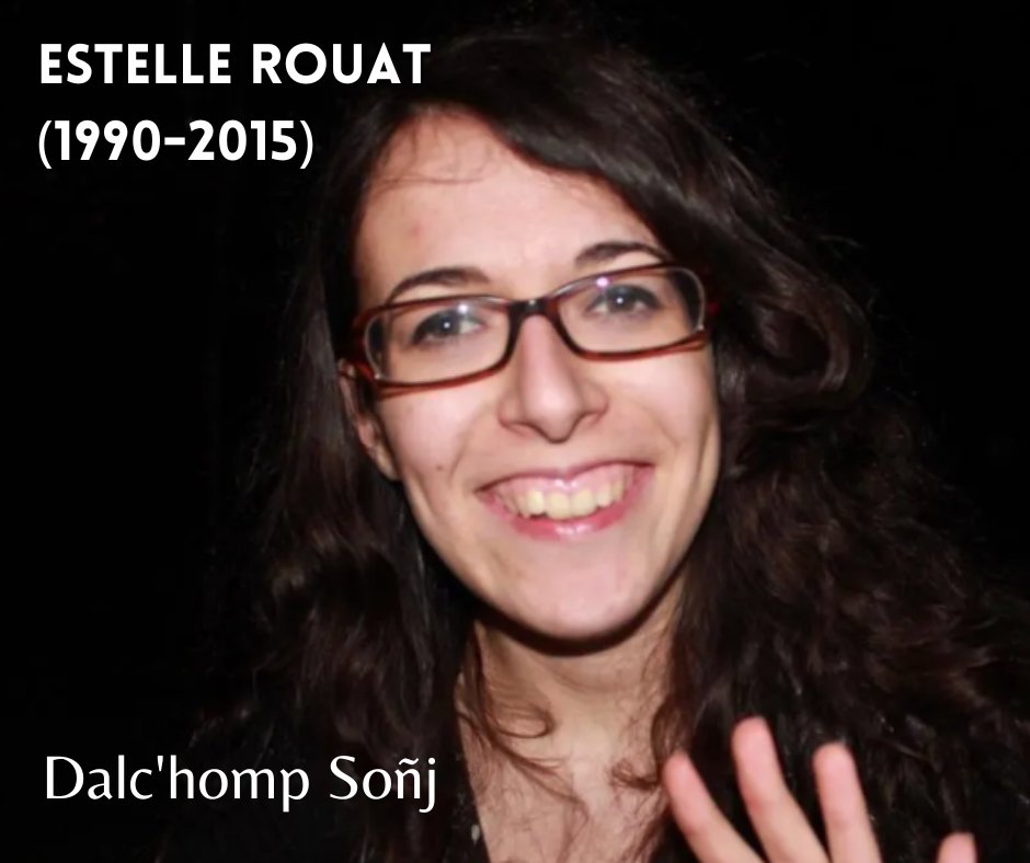 10 vloaz zo, d’an 13 a viz Du 2015, Estelle Rouat, merc’h vrezhon yaouank, a voe lazhet gant an islamourien er #Bataclan. Dalc'homp Soñj.

Il y a 10 ans, le #13novembre 2015, Estelle Rouat, jeune Bretonne, a été tuée par les islamistes au Bataclan. Souvenons-nous.

⚫️✝️