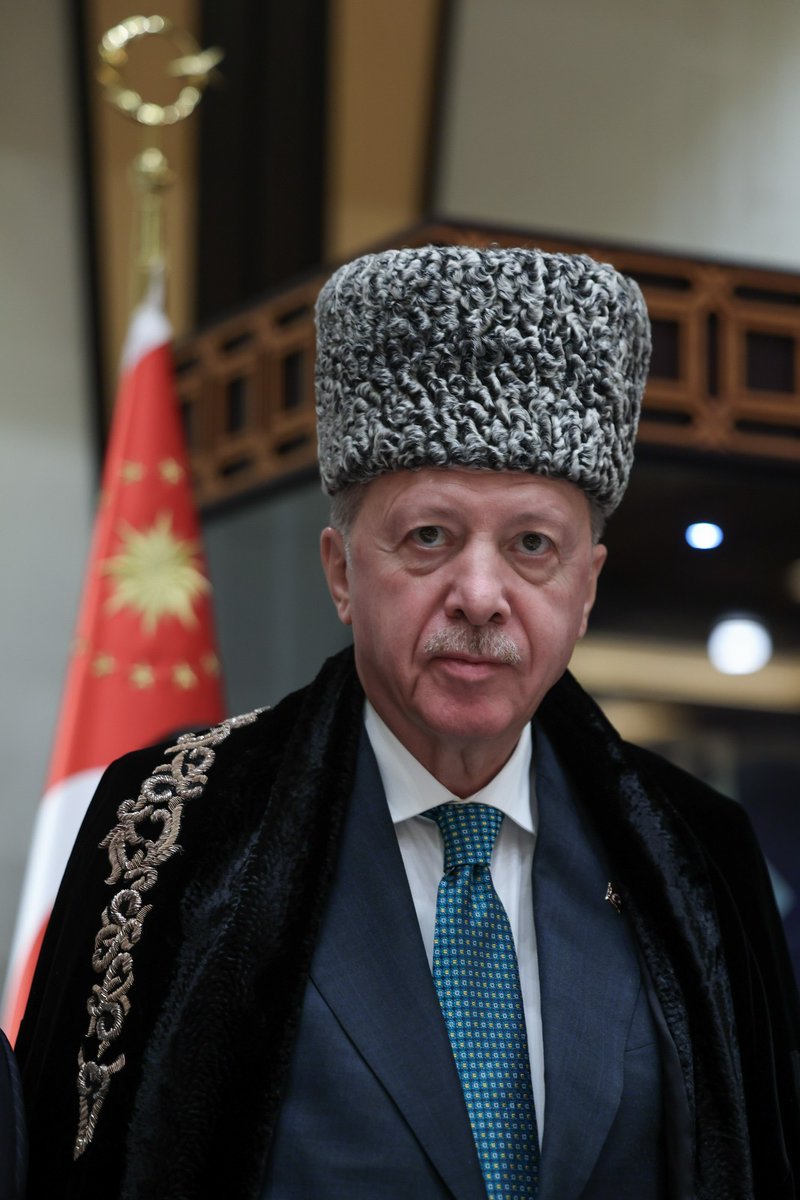 Oyy kara kalpakli 
Nede yakışmış Paşama 🇹🇷🇹🇷

<a href="/RTErdogan/">Recep Tayyip Erdoğan</a> ♥️♥️