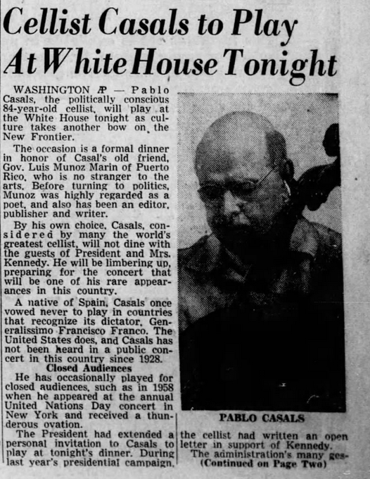 almanacat's tweet photo. 13 de novembre de 1961: el violoncel·lista Pau #Casals i Defilló actuava davant el president John F. Kennedy a la Casa Blanca, Washington DC. https://t.co/KR6P1O8FXk