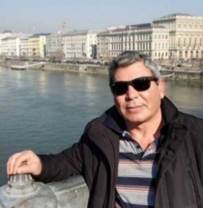 تمكنت السلطات النمساوية من إلقاء القبض على العميد خالد الحلبي، رئيس فرع أمن الدولة في #الرقة، والمقدم مصعب أبو ركبة، نائب رئيس فرع الأمن السياسي في الرقة، بتهم تتعلق بانتهاكات ضد أبناء الرقة في بداية الثورة السورية.
يُذكر أن هذه العملية جاءت نتيجة لجهود استمرت منذ عام 2014 من قبل