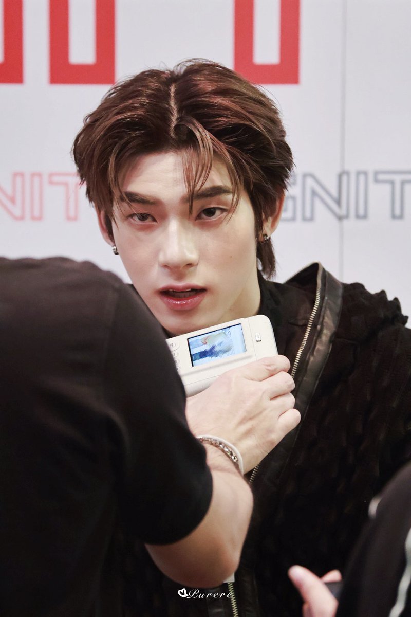 pxp_qtt's tweet photo. อัดเสียงโพลาลอยใช้แค่เสียงพอ ไม่ต้องใช้ความหล่อนะ
#IGNITEx2TEE
( #twnpich )
📸 #Aqpgallery ( 27.10.25 ) https://t.co/nqqg5SYv4Y