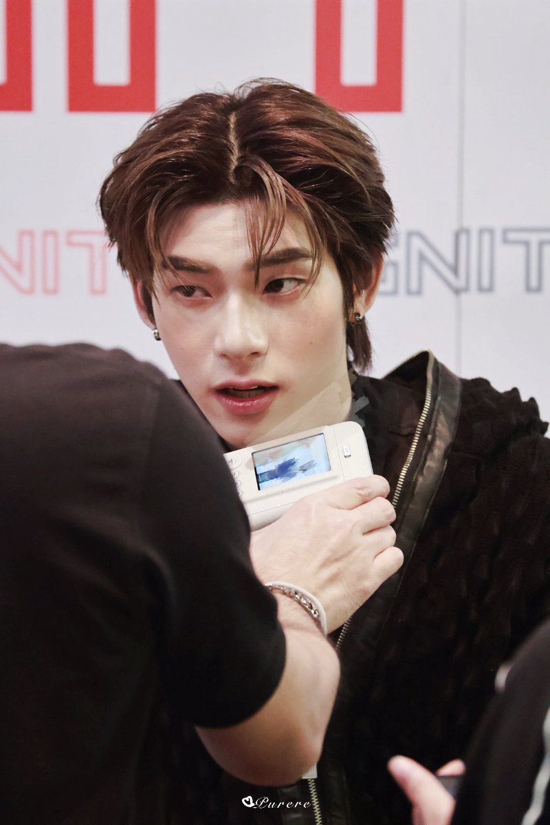 pxp_qtt's tweet photo. อัดเสียงโพลาลอยใช้แค่เสียงพอ ไม่ต้องใช้ความหล่อนะ
#IGNITEx2TEE
( #twnpich )
📸 #Aqpgallery ( 27.10.25 ) https://t.co/nqqg5SYv4Y