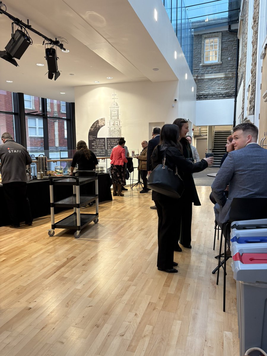BridgendForum's tweet image. The doors have officially opened, and 
businesses have started to arrive 

#BridgendBusinessForum 
#CreativeNetworking #NetworkingEvent