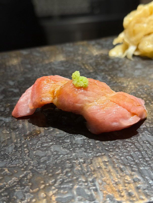 _BlackRay_'s tweet image. 鮨食べて選挙は二度と行かない