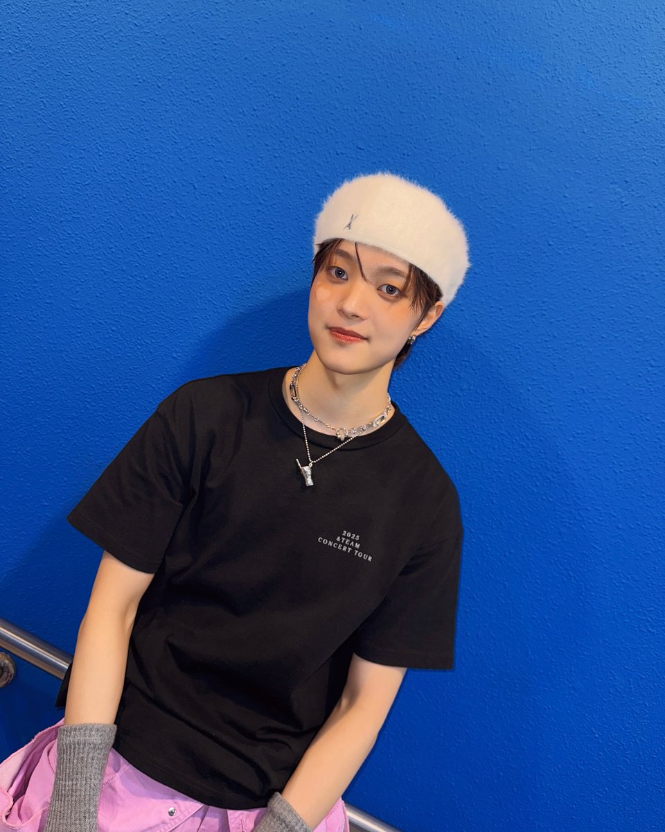 varzar_japan's tweet photo. #andTEAM #EJ 様着用🐰💗
#varzar の #huntingcap 💋
本日の #ベストヒット歌謡祭 に出演される日本でも韓国で大人気🇯🇵❤️🇰🇷の #エンティーム メンバー #ウィジュ 様が #バザール のVA Stud Angora Hunting Capのアイボリーを #コンサート でご着用くださいました✨
アンゴラ素材40%も配合なので、真冬でも暖かく様々なコーデでご活用いただけること間違いなしです🎉
カラーはブラックとアイボリーの2色展開☘️ ぜひ推しとお揃いを探してみてねっ! 💕
📢ご購入は下記リンクをクリック
【Qoo10】https://t.co/YzLoEgGrb4
【BUYMA】https://t.co/ihsdW3Dmwh
【amazon】https://t.co/iyO3tpPzno
📢 VARZAR公式 #LINE 友だち限定 ✨
Qoo10で使える✨200円✨クーポンも配布中🤭💟
#의주 #앤팀