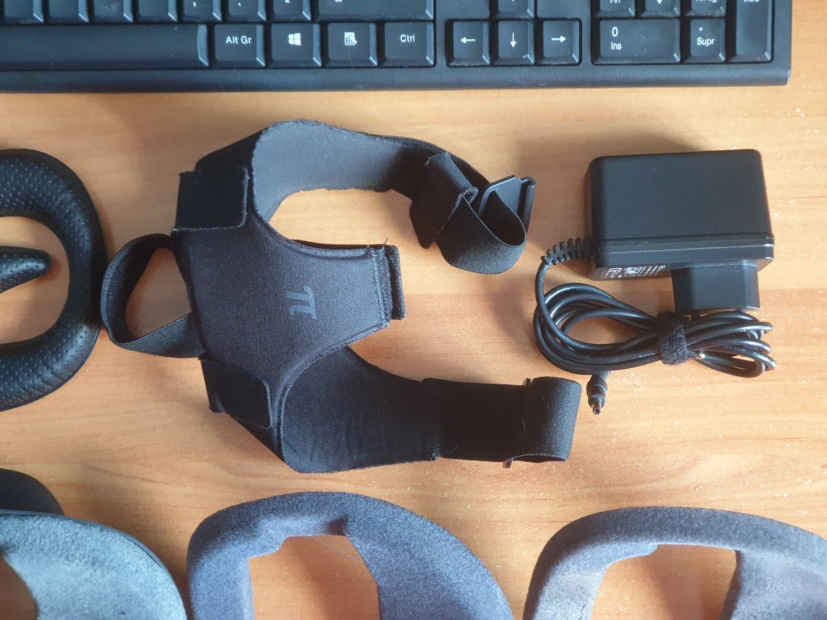 Vendo conjunto de accesorios para visores Pimax.