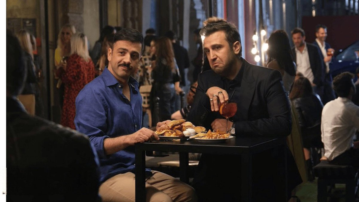 HynerdItalia's tweet image. Pio e Amedeo, il duo comico che ha conquistato il pubblico con il suo stile irriverente, stanno per tornare al cinema. Il loro nuovo progetto, intitolato Oi Vita Mia, promette di sorprendere e coinvolgere gli spettatori. Restiamo in attesa di scoprire di più su questa nuova…