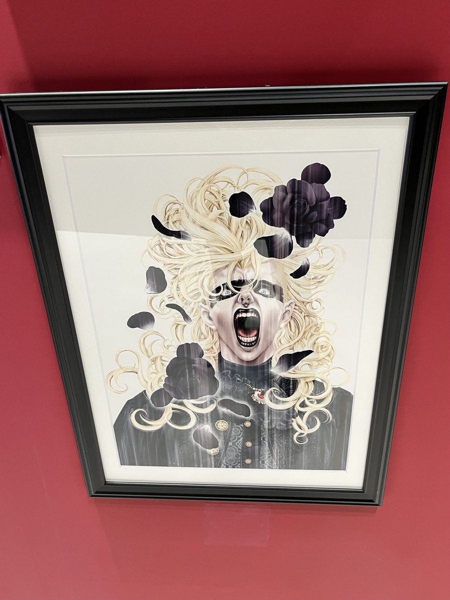 OfficialToshiya's tweet image. 有楽町マルイで開催している「坂本眞一クロニクル:Past」に行って来ました。
坂本先生の作品はとても綺麗で静かな冬の空気のようです。圧倒的な作品達に、只々時を忘れ見入ってしまいました。
DIR EN GREYとコラボして頂いた作品も展示してありますので、是非観に行ってみて下さい。

#坂本眞一35周年