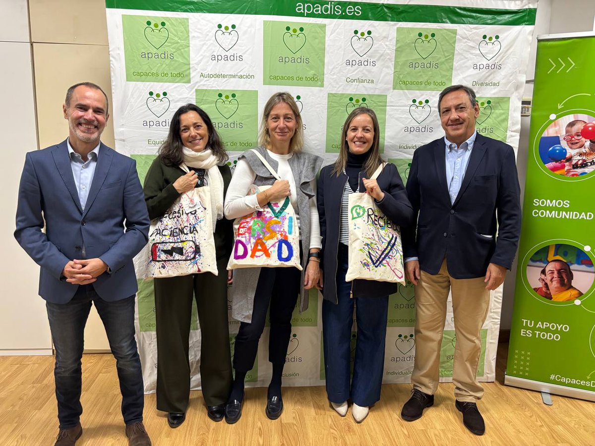 MagazineSLV's tweet image. ⚪️⚫️  La directora general de atención a las personas con discapacidad visita el Centro de Atención Temprana de APADIS

👉 El encuentro destaca la apuesta por la intervención en entornos naturales a través del proyecto Nakama  @APADISASOC 

magazineslv.com/noticias-san-s…