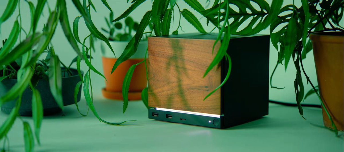 AlexLim_BOG's tweet photo. I would LOVE a Gabecube™ with front wood paneling, that's just neat

#SteamMachine
#SteamController
#SteamFrame https://t.co/3FLCxVNvd5