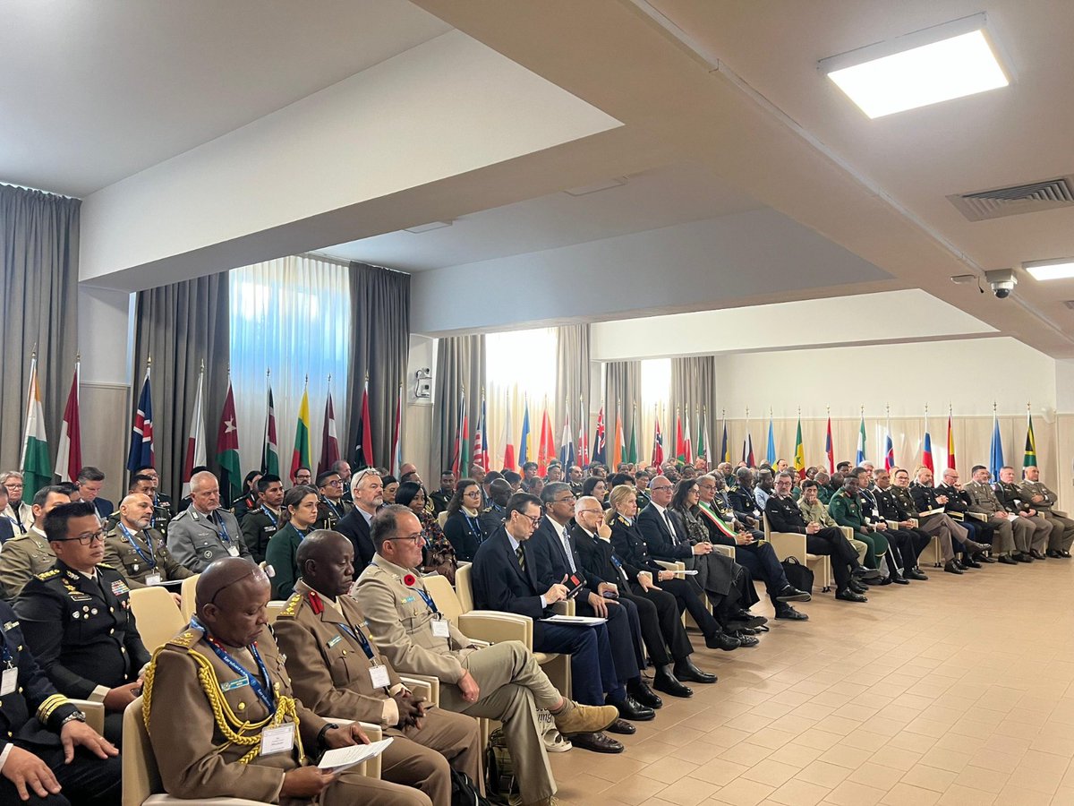 BPST_A's tweet image. 1/2 🇬🇧 BPST(A) in #Italy 🇮🇹

The 2️⃣9️⃣th @IAPTC_Assoc Annual Conference is currently ongoing in #Vicenza . 

The theme for this years&apos; #29IAPTC is &quot;#PeaceOperations training in a dynamic world: fostering cooperation, industry, and efficiency. &quot;
#GoFarGoTogether
@UKinItaly