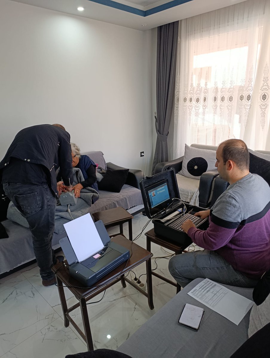 Adreste Nüfus Hizmeti kapsamında vatandaş odaklı hizmet anlayışıyla Müdürlüğümüze gelemeyen yaşlı ve engelli vatandaşlarımızın kimlik başvurusunu almaya devam ediyoruz.  #HayatınızınHerAnında <a href="/HatayValiligi/">T.C. Hatay Valiliği</a>
 <a href="/HatayNufus/">Hatay İl Nüfus Ve Vatandaşlık Müdürlüğü</a>
 <a href="/antakyakaym/">Antakya Kaymakamlığı</a>