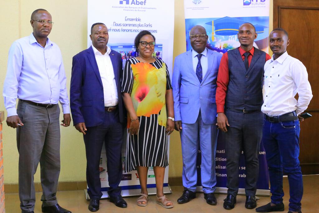 BuntuTv's tweet photo. #Bujumbura: Rencontre fructueuse entre les responsables de la Radio TV Buntu et les cadres de l'Association des Banques et Établissements Financiers au Burundi #ABEF ce jeudi 13 novembre. Ils ont échangé sur les opportunités de partenariat. https://t.co/z2pn5eseyk