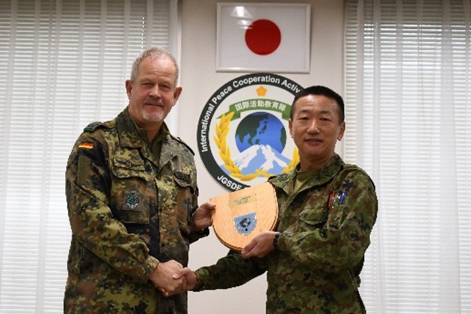 ipcat_gcc's tweet image. IPCAT welcomed Colonel Werner Klaffus, Commander, United Nations Training Centre, German Bundeswehr. 
The visit aimed to promote mutual understanding and  strengthen trust between Japan and Germany through defense exchange, including  course observations and discussions.