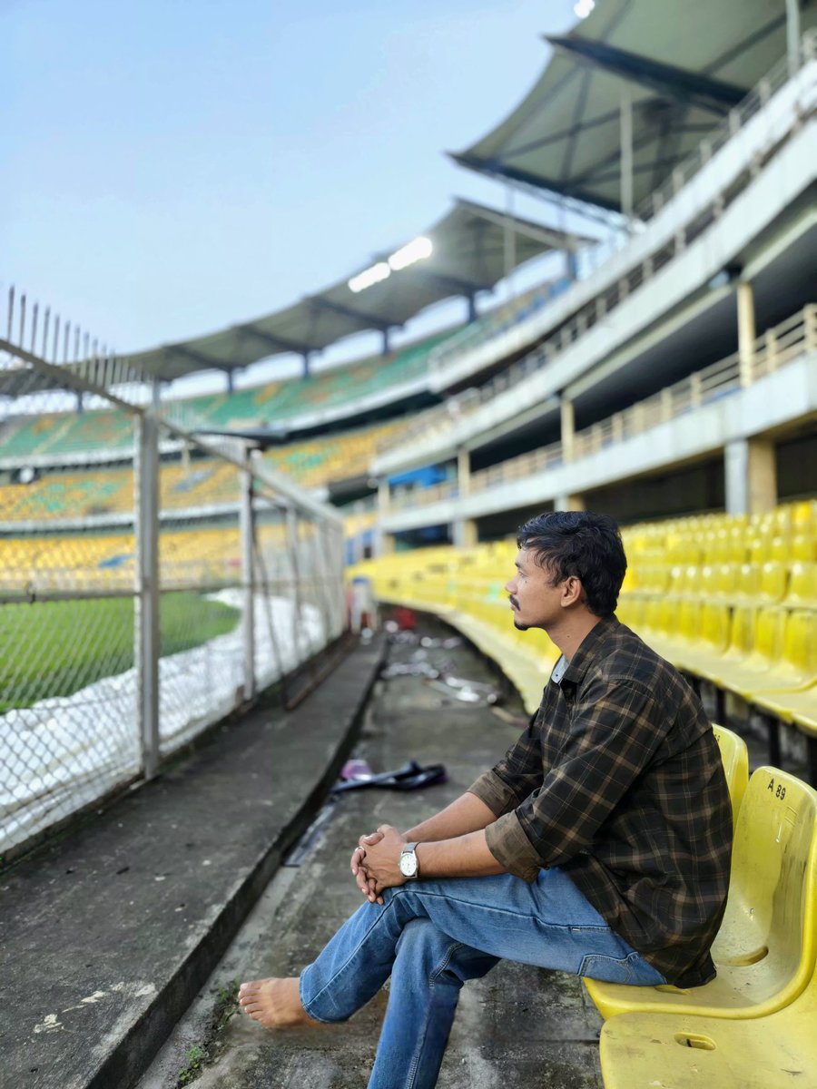 MithingaKumar's tweet photo. "The stadium is a drum that hasn't been struck yet,
But I heard the echo of the silence before the sound,
I am the breath the universe takes before it screams,
Standing in the temple where roar is the only prayer." https://t.co/BGtaYYFHuq