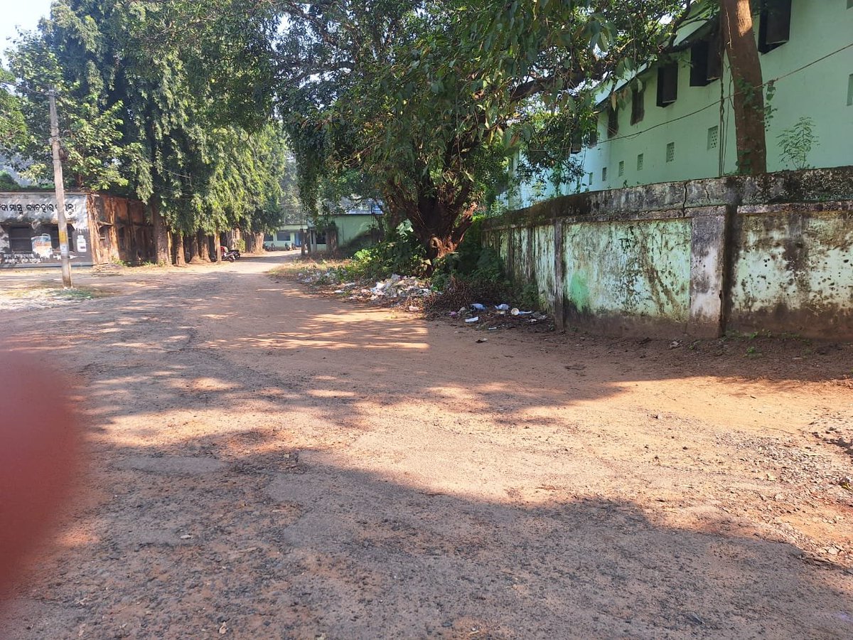 deepteemann's tweet photo. In Bhadrak Auto College,The outsourced staffs weren't working properly.But their wages withdrawn by Account Bursar,Mr Ajay Ku Sethy for his personal interest.Kindly look into this matter @rashtrapatibhvn @CMO_Odisha @SecyChief @dpradhanbjp @suryabanshibjp @DHE_Odisha @DM_Bhadrak https://t.co/wPPub7vB2a