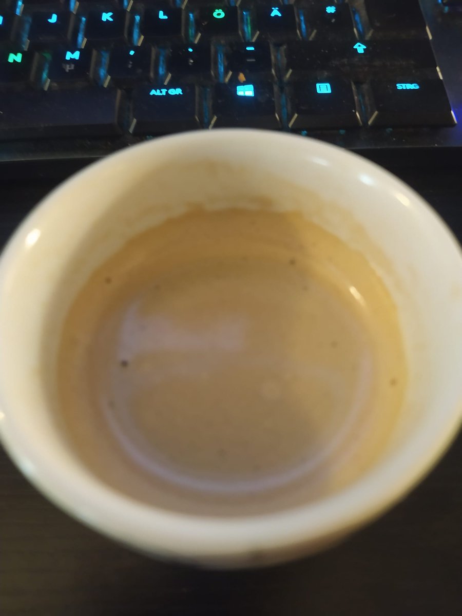 Der_Schalk_666's tweet image. Espresso am Morgen vertreibt Kummer und Sorgen! ☕️

Ein kleiner Schluck Glück für den Start in den Tag. 🏴‍☠️

 #KaffeeLiebe #EspressoTime