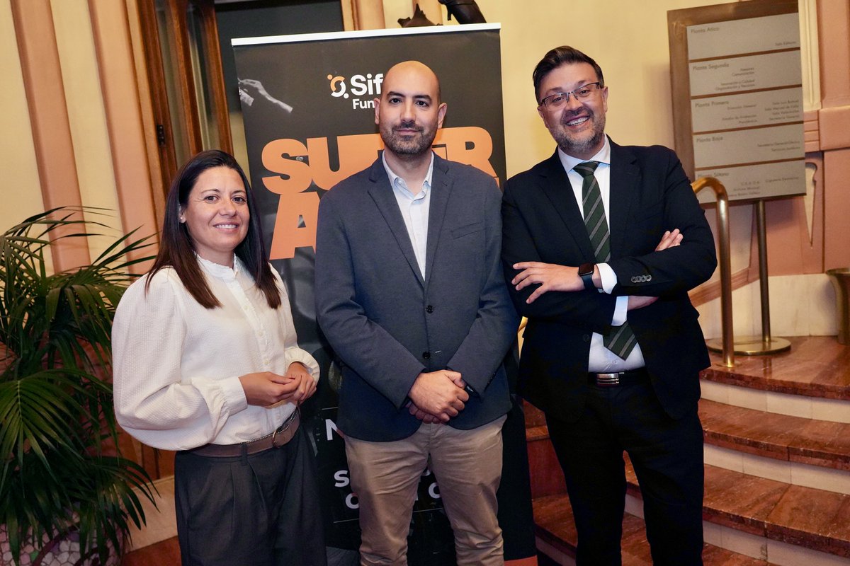 amadorpastorn's tweet photo. Ayer tuve la oportunidad de asistir, junto a la consejera @GarciaTorijano, al visionado del documental #SuperArte, un proyecto que emociona y visibiliza el talento de artistas con discapacidad. https://t.co/WtPuxxXCR0